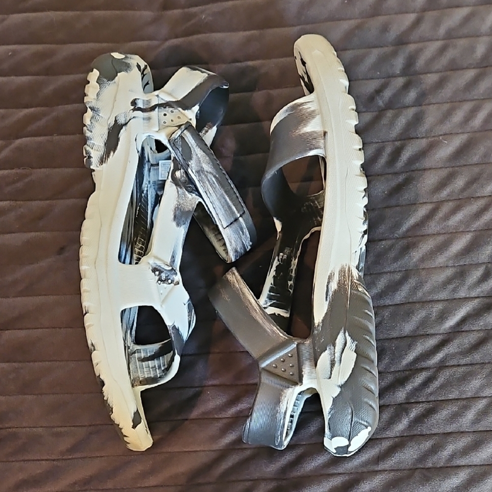 Black and White Strappy Sandals - Picture 2 of 6